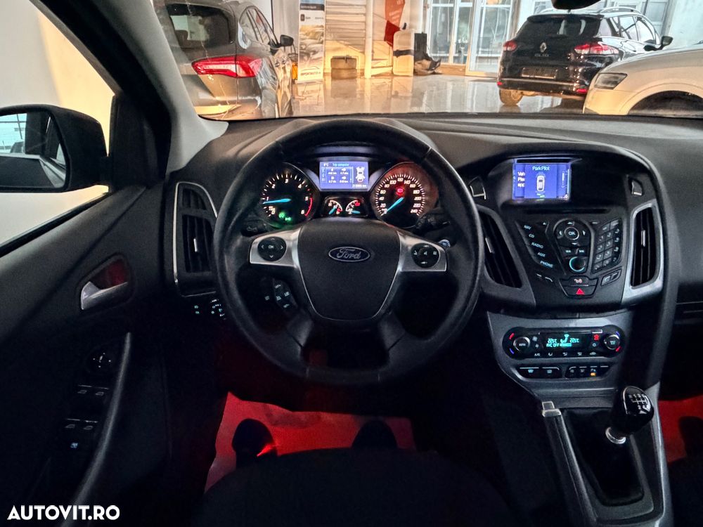 Ford Focus 1.6 TDCI ECOnetic 88g Start-Stopp-System Titanium - 9