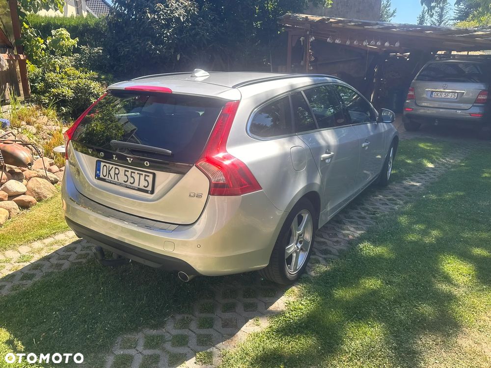 Volvo V60 D5 Geartronic Momentum - 4