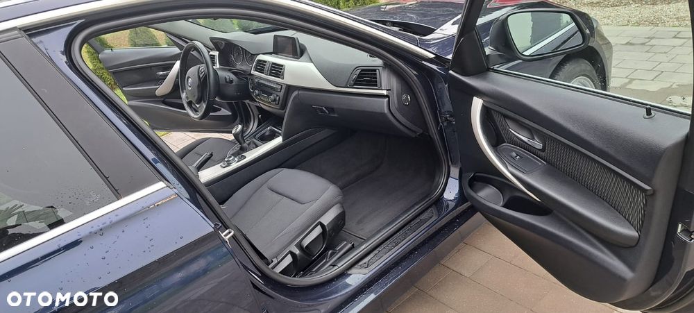 BMW Seria 3 318d - 7