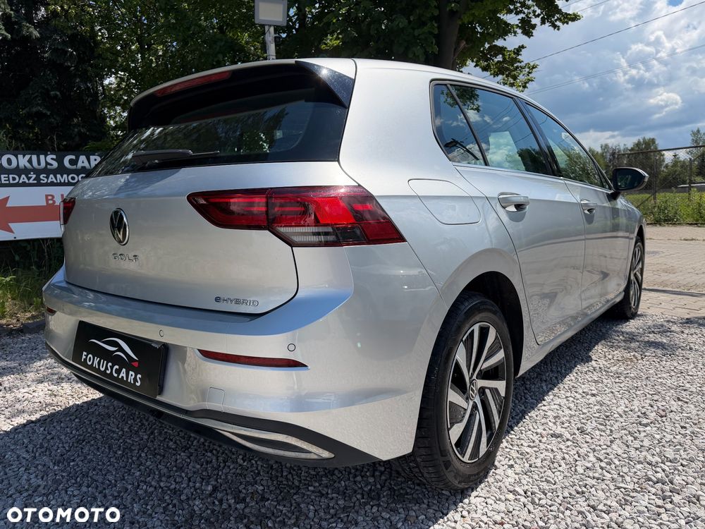 Volkswagen Golf - 10
