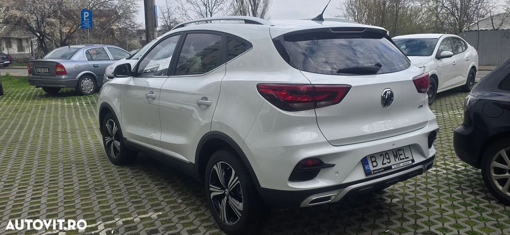 MG ZS 1.5 GSL 5MT Exclusive - 3