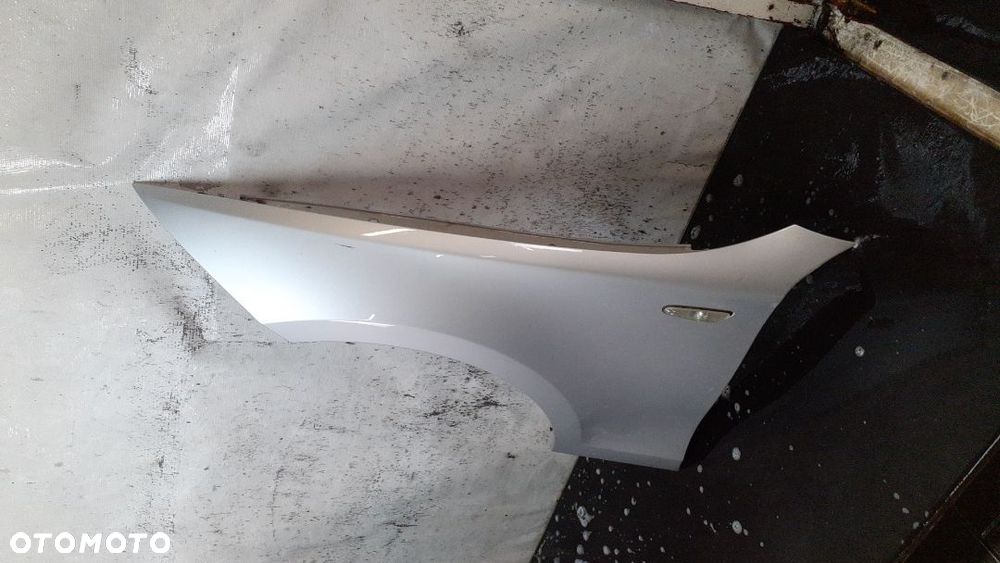 * BŁOTNIK PRZEDNI PRZOD  LEWY BMW 1 E81 E82 E87 E88 DO MALOWANIA TITANSILBER 354 - 2