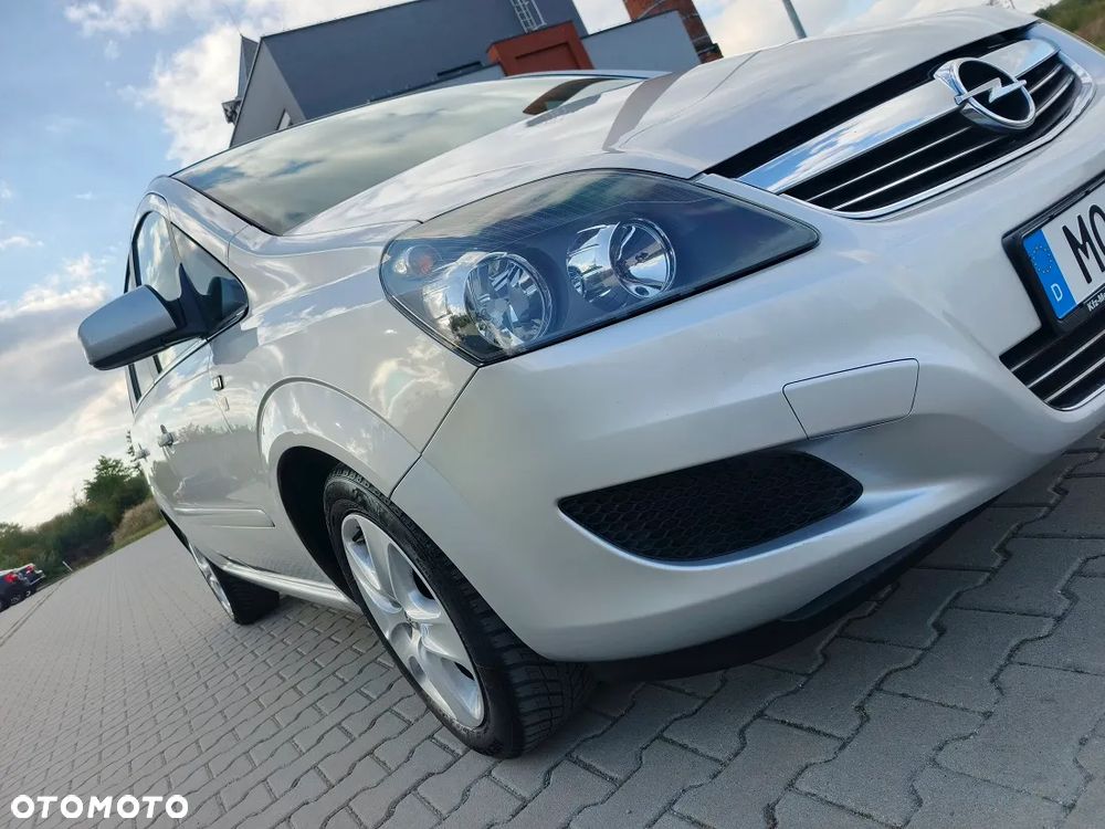 Opel Zafira 1.8 Edition 111 Jahre - 12