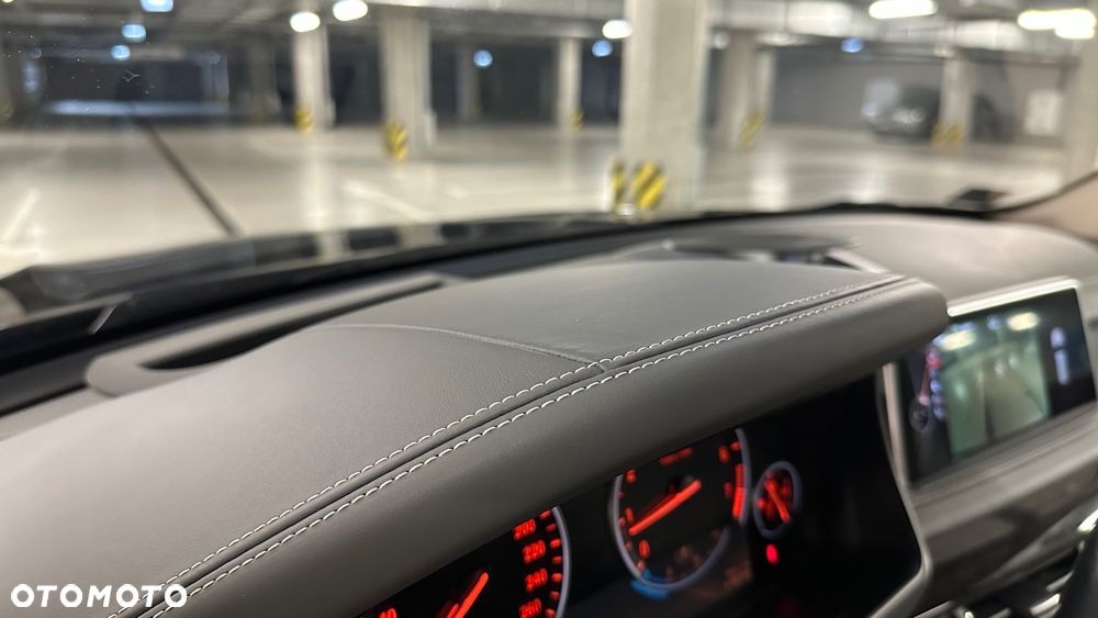 BMW X5 xDrive50i - 9