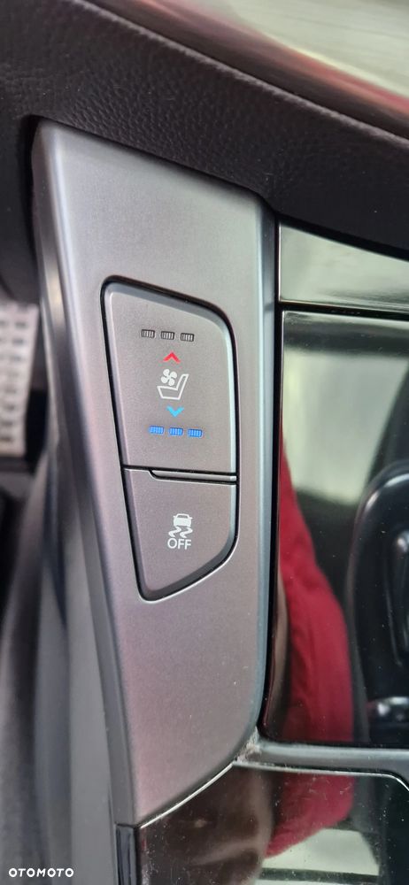 Hyundai i40 Kombi 1.7 CRDi DCT Premium - 24