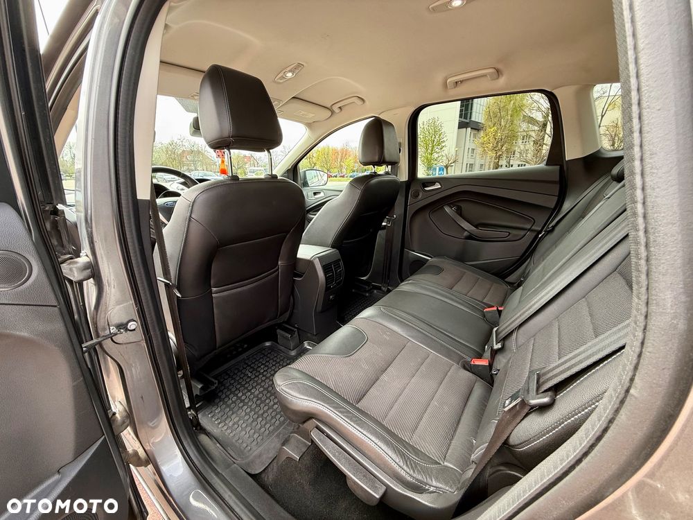 Ford Kuga 2.0 TDCi 2x4 Titanium - 20
