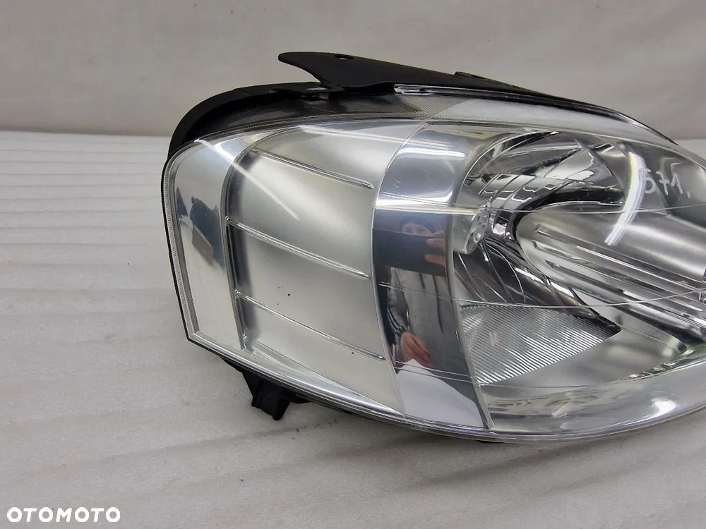 VW POLO FOX 04- PRAWA LAMPA PRZEDNIA , NR AUKCJI LL571 - 2