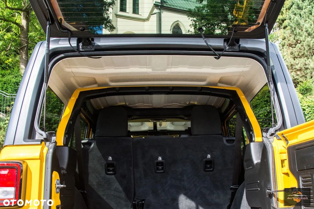 Jeep Wrangler - 25