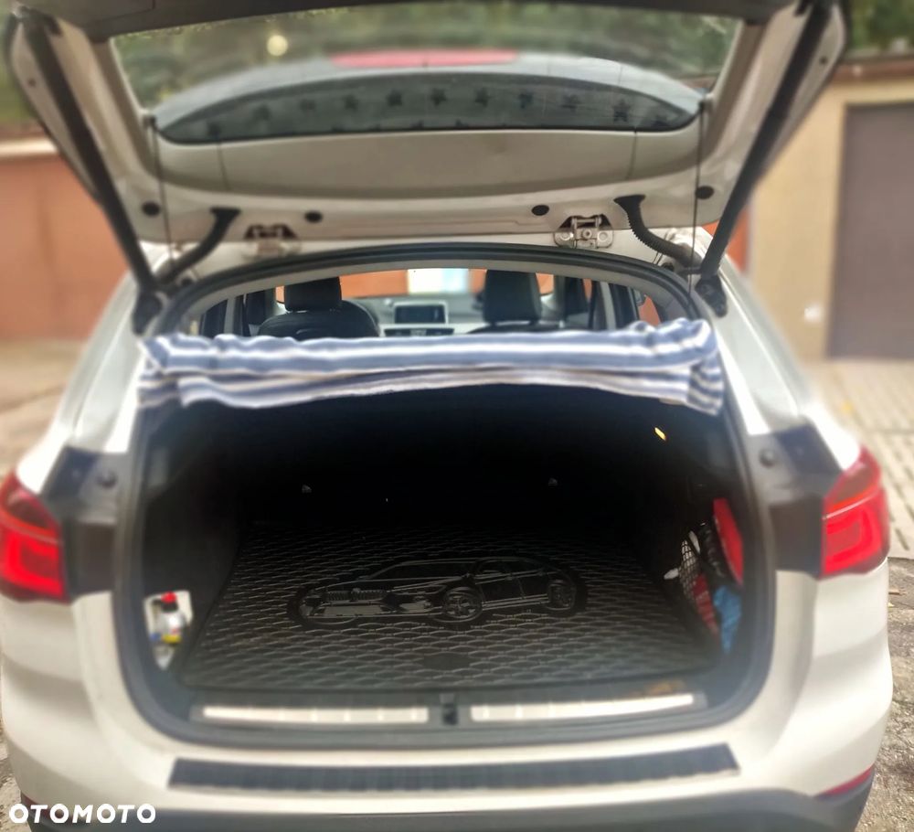 BMW X1 xDrive18d Business Edition - 8