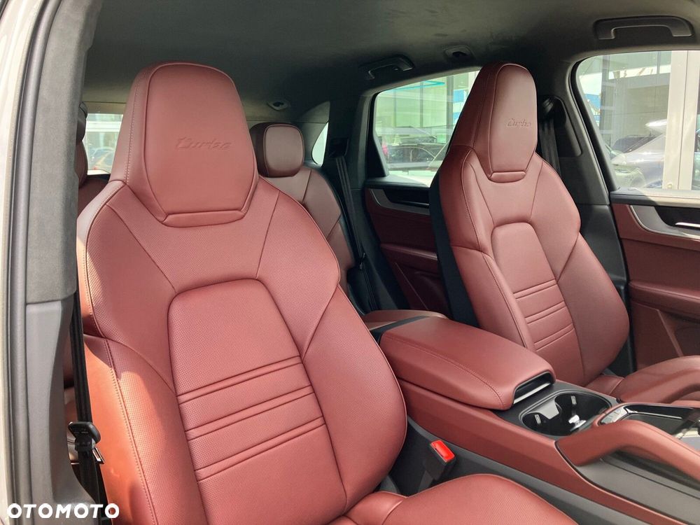 Porsche Cayenne - 25