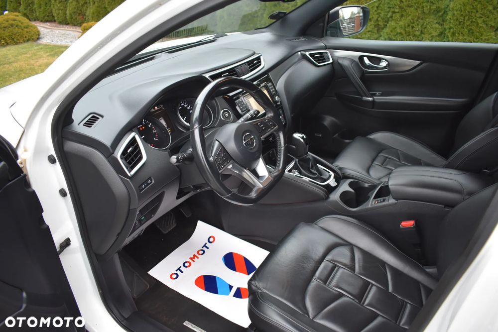 Nissan Qashqai 1.2 DIG-T Xtronic TEKNA+ - 32