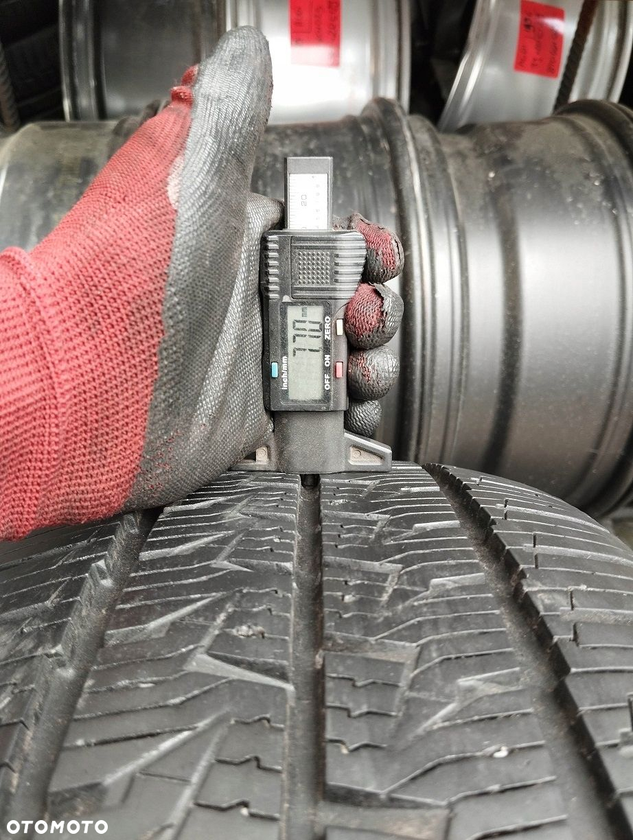 Continental VanContact 4Season 235 65 16 115/113 R wzmocnienie C 2szt - 5