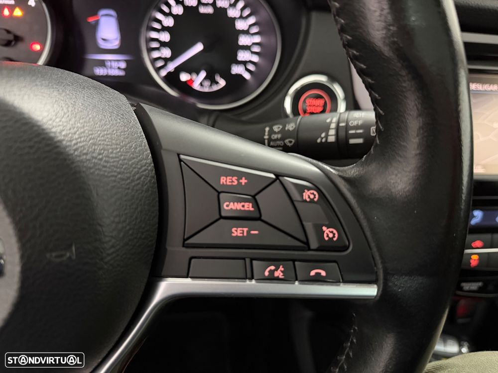 Nissan Qashqai 1.5 dCi N-Connecta 18 - 21