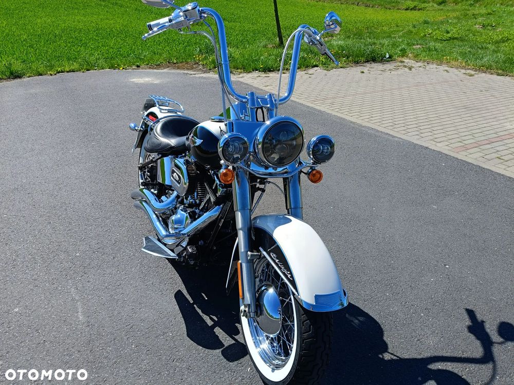 Harley-Davidson Softail Deluxe - 2