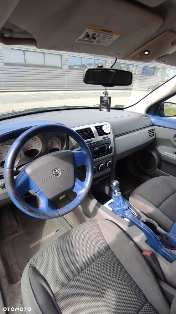 Dodge Avenger - 6