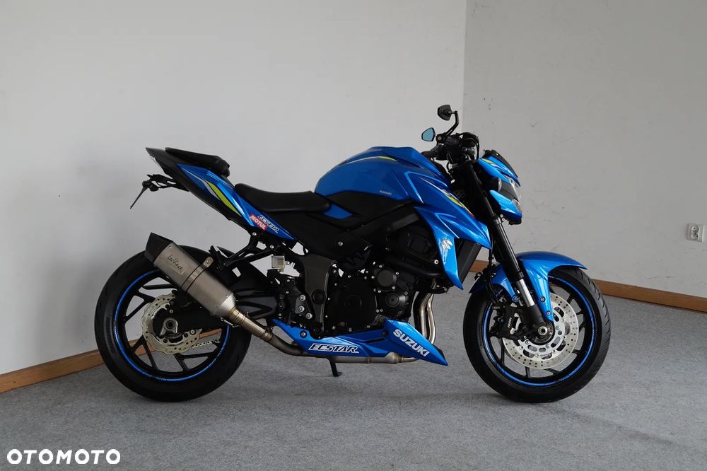 Suzuki GSX - 6
