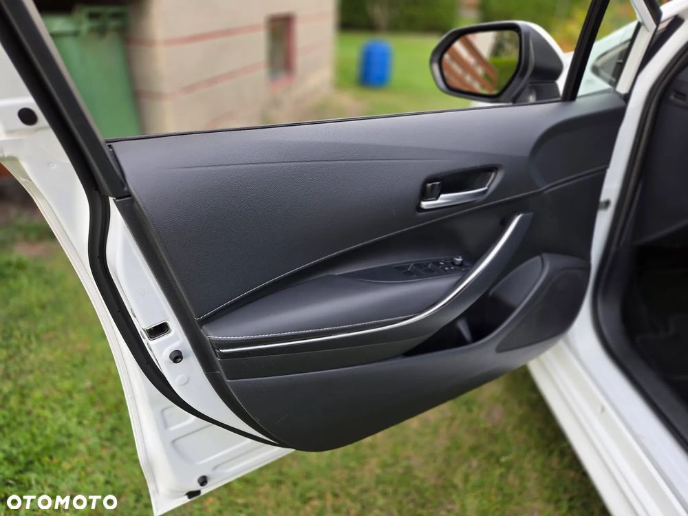 Toyota Corolla 2.0 Hybrid Style - 28