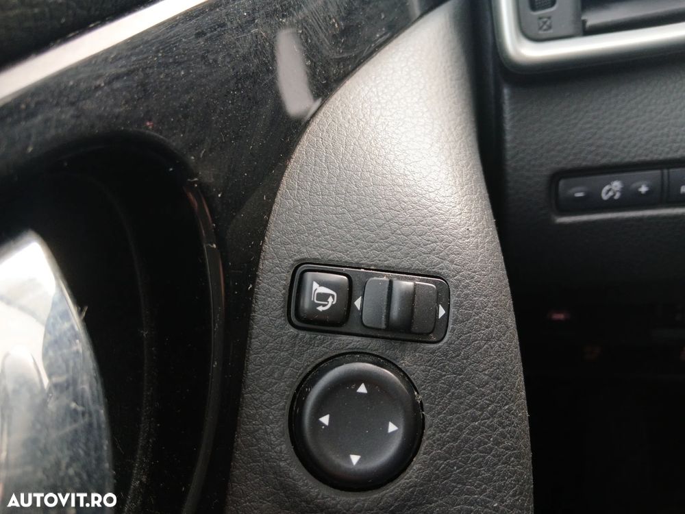 Nissan Qashqai 1.6 DCI ALL-MODE 4x4i N-Connecta - 17