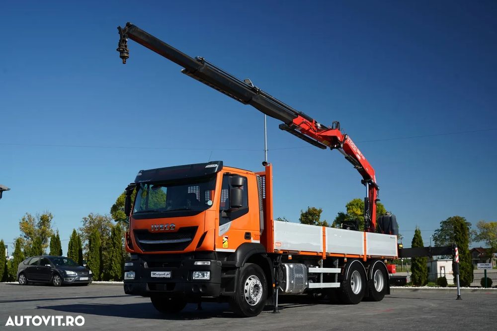 Iveco STRALIS 420 / 6X2 / LIVRARE 6.5m + HDS FASSI. F185 CAPACITATE MAXIMĂ DE ÎNCĂRCARE 5750 KG / RADIOCOMANDĂ / ROTATOARE / ANVELOPE 100% / - 1