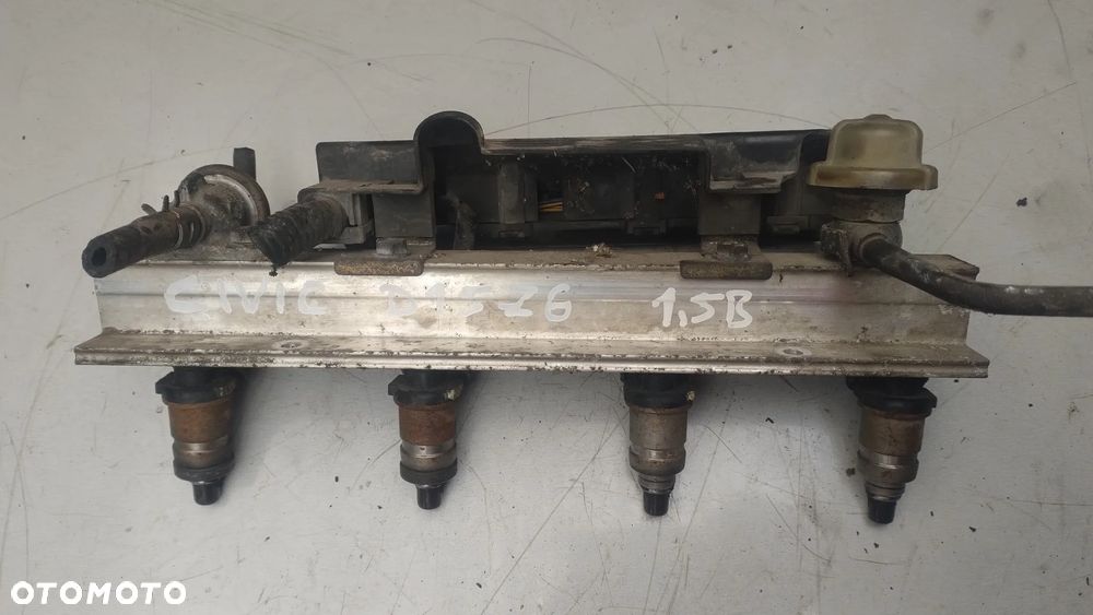 HONDA CIVIC VI 15 D15Z6 listwa wtryskowa wtryski