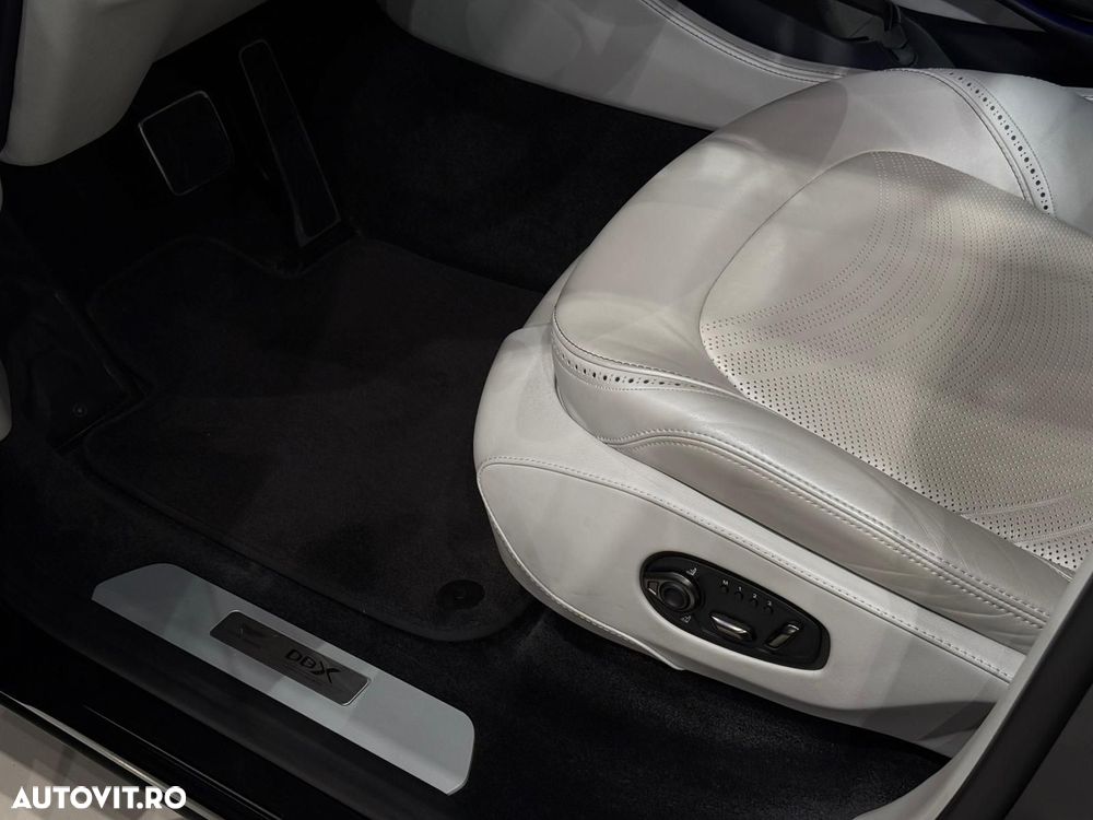 Aston Martin DBX - 18