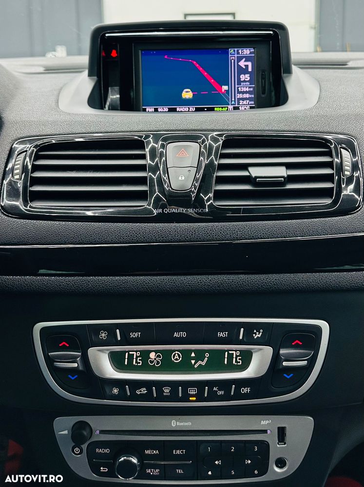 Renault Megane dCi 110 FAP EDC Bose Edition - 25