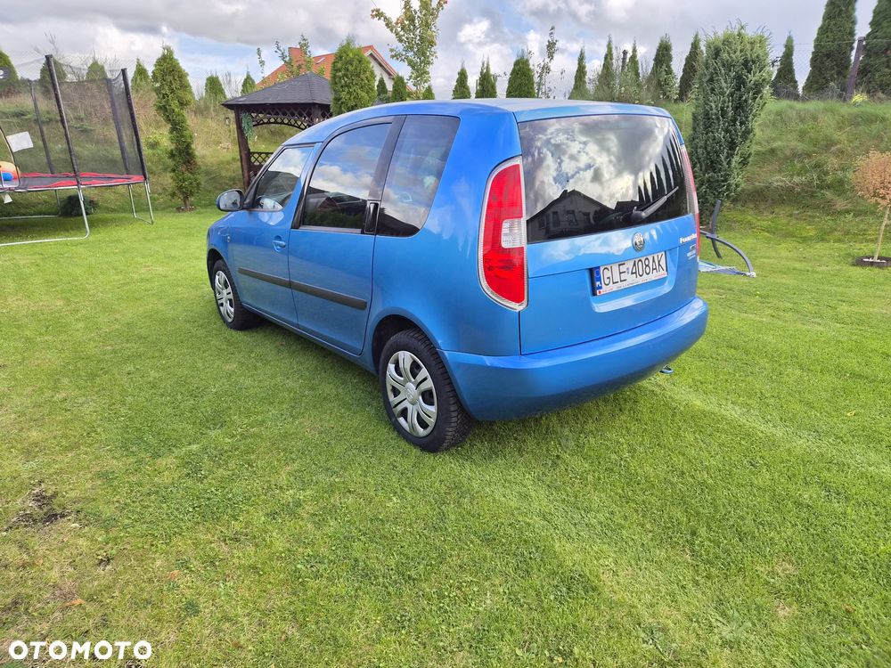 Skoda Roomster 2009 photo 4