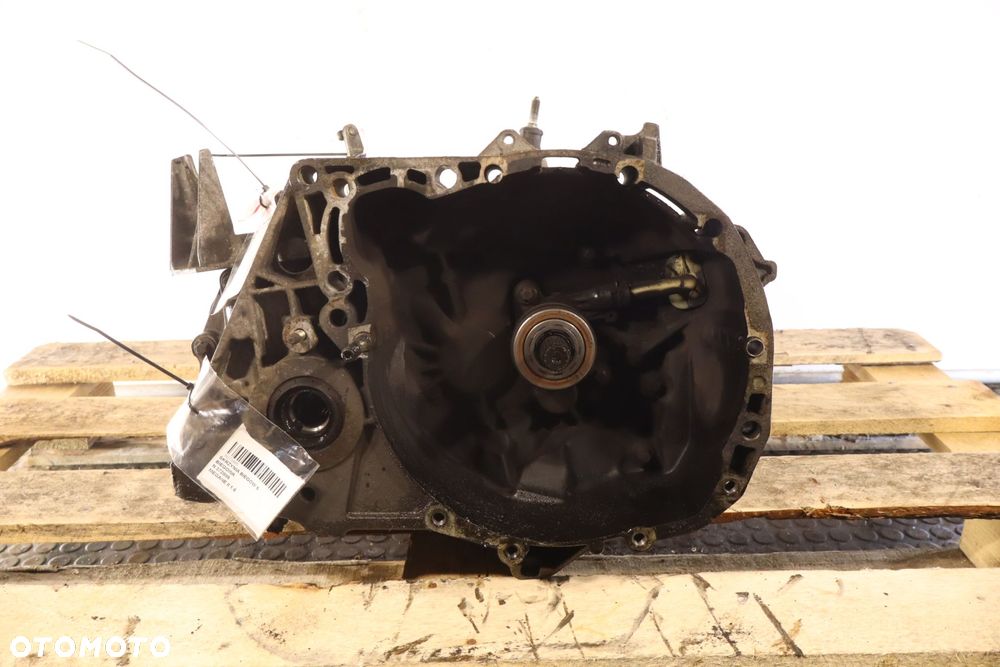 SKRZYNIA BIEGÓW 5 BIEGOWA RENAULT MEGANE II 1.6 - 1