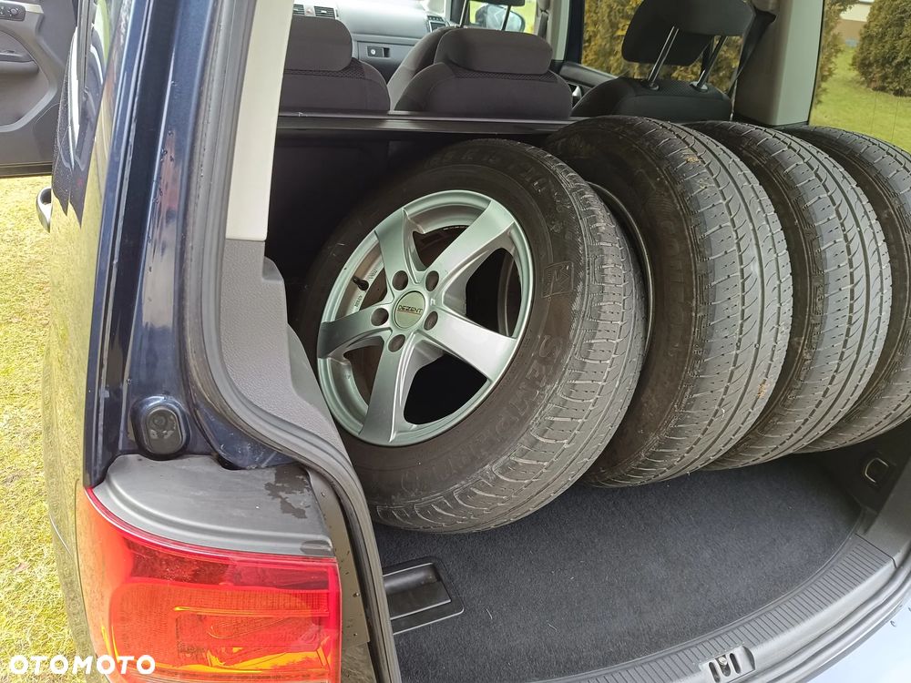 Volkswagen Touran 1.6 TDI DPF BlueMot Comfortline - 10