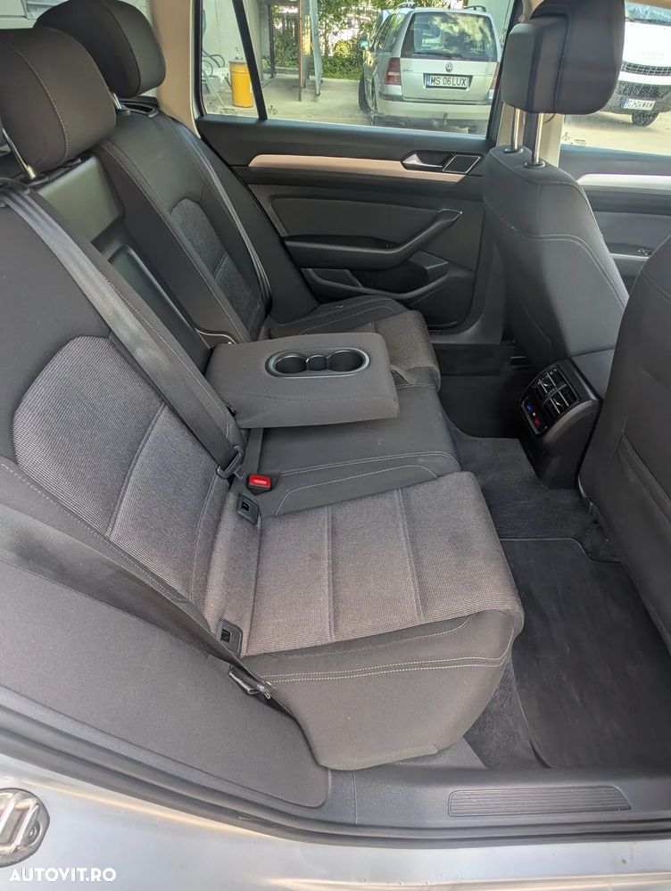 Volkswagen Passat 2.0 TDI 4Motion Comfortline - 8