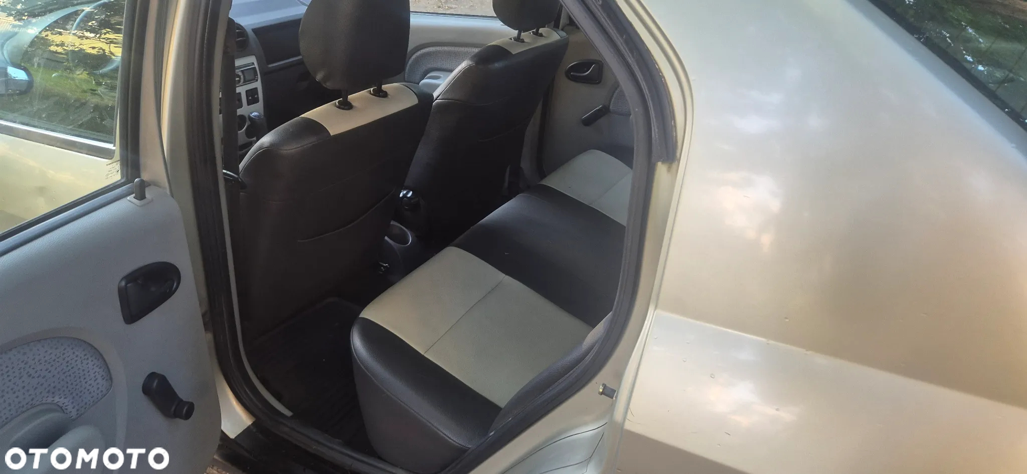 Dacia Logan 1.5 dCi Laureate - 10