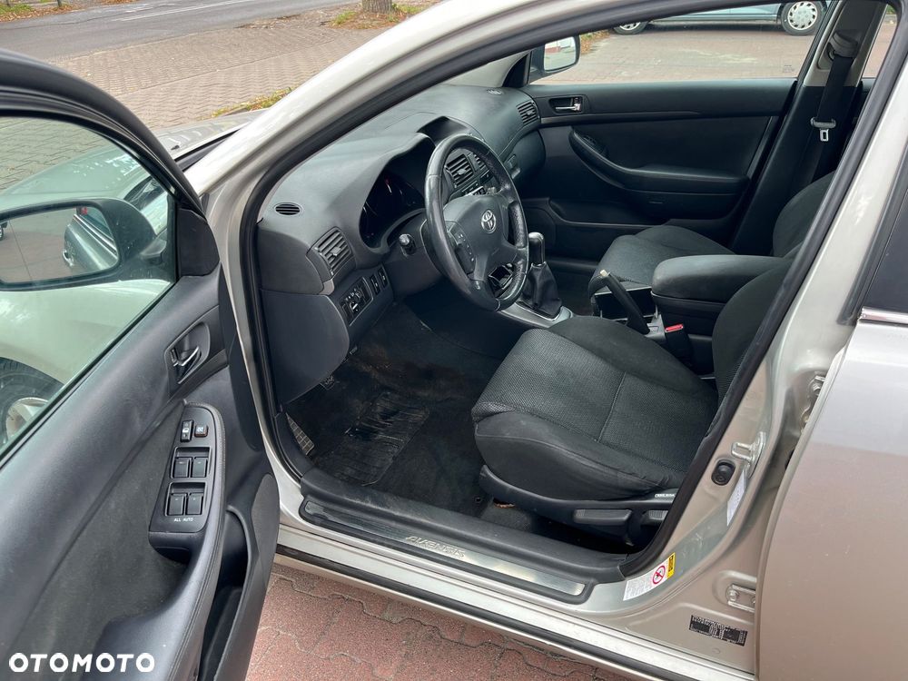 Toyota Avensis - 5