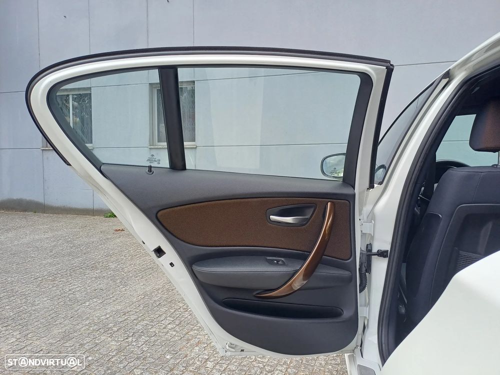 BMW 118 i Exclusive - 32