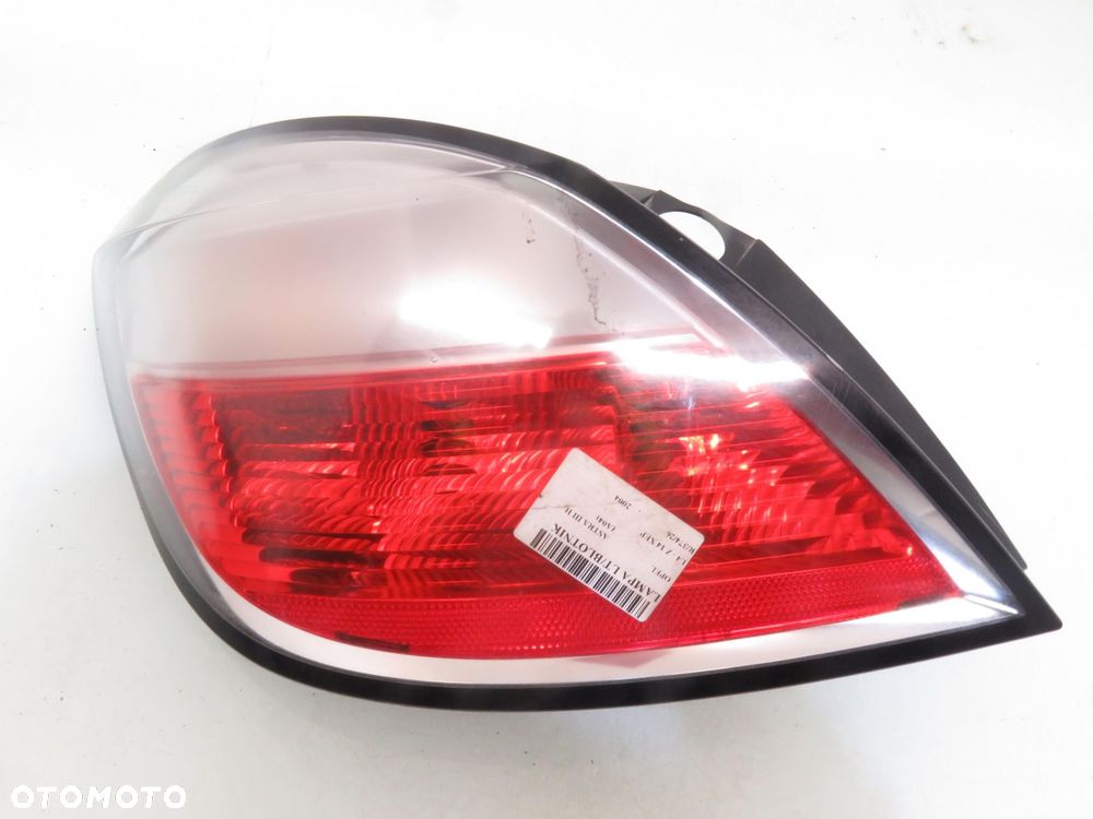 LAMPA LEWA TYLNA OPEL ASTRA III H 462141722 - 1