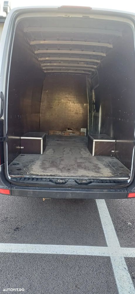 Mercedes-Benz Sprinter - 10