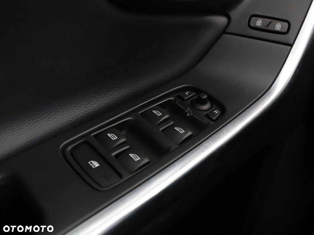 Volvo XC 60 D3 Geartronic Momentum - 34