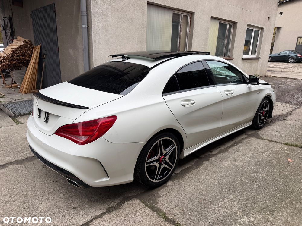 Mercedes-Benz CLA 180 AMG Line - 4