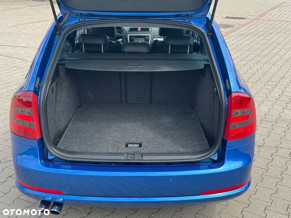 Skoda Octavia 2.0 TDI CR DPF RS - 22