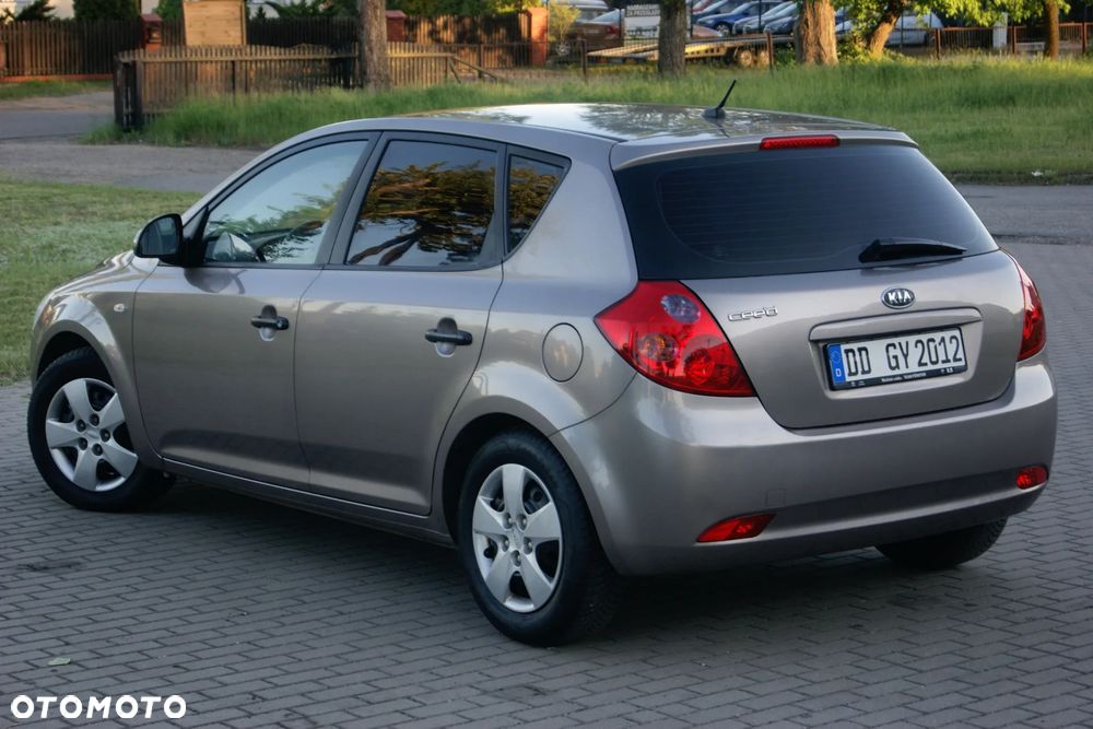 Kia Ceed 1.4 CVVT Attract - 30