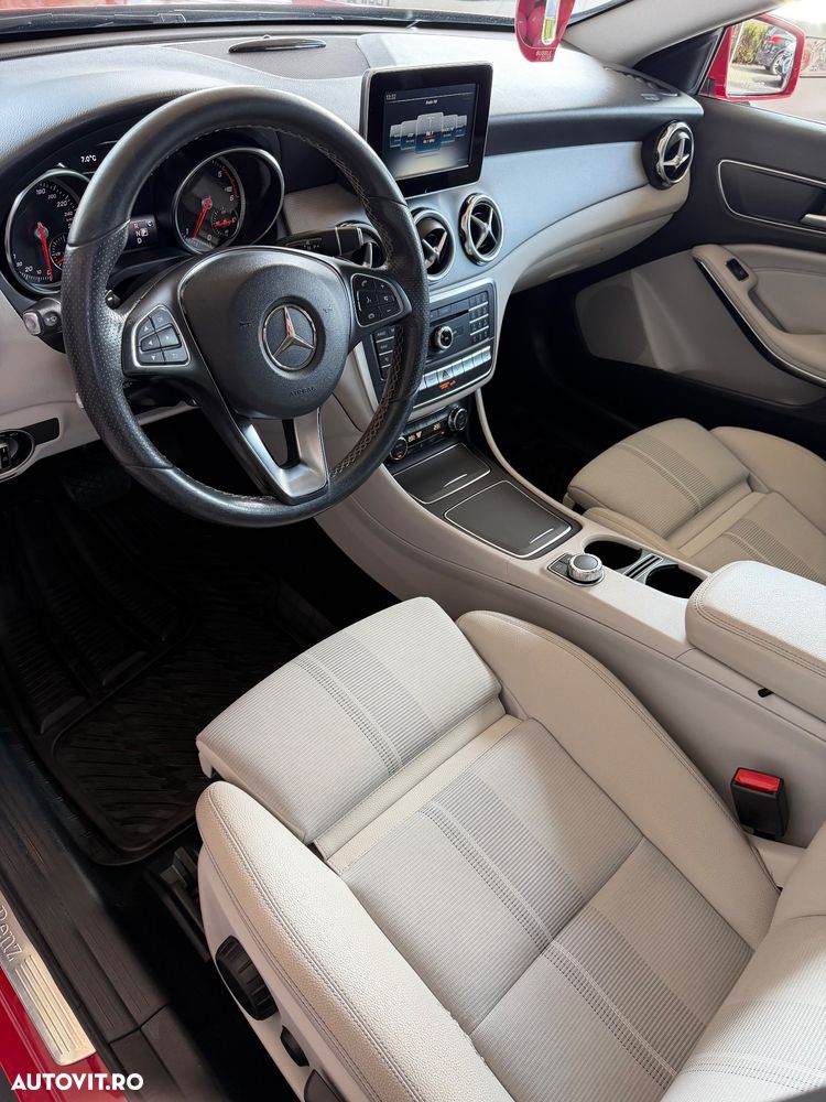 Mercedes-Benz GLA 200 d 4MATIC Aut. - 4