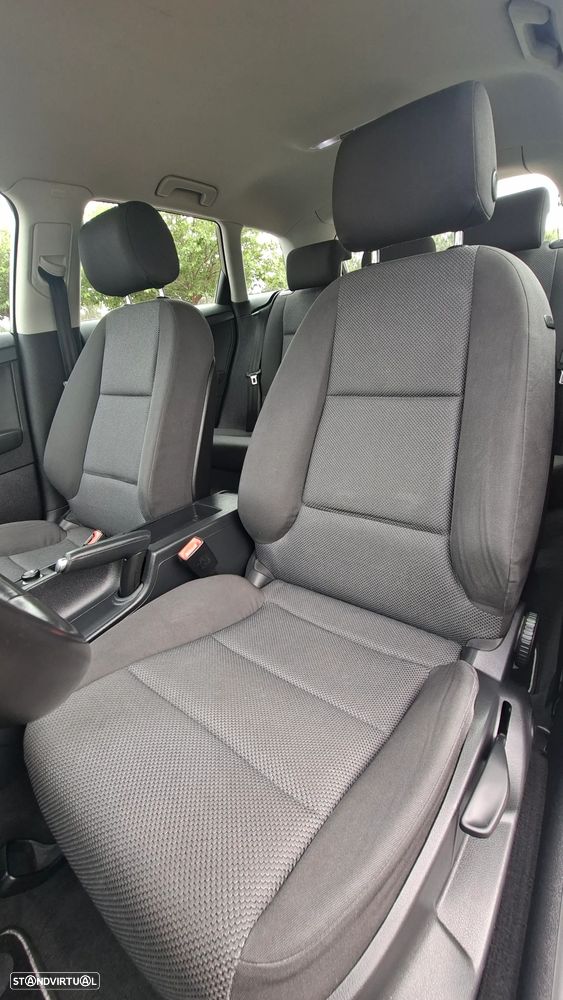 Audi A3 Sportback 1.6 TDI DPF Attraction - 9