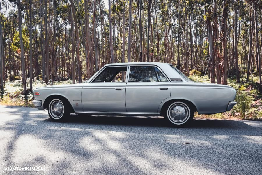 Toyota Crown - 4
