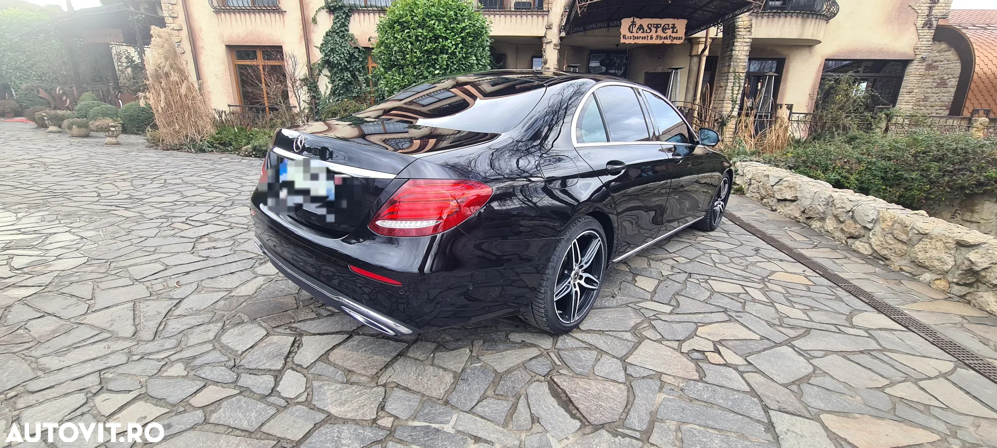 Mercedes-Benz E 220 d 9G-TRONIC AMG Line - 12
