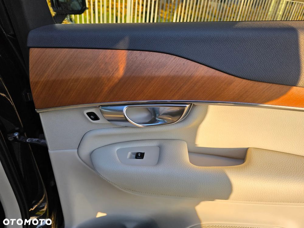 Volvo XC 90 T6 AWD Momentum 7os - 37