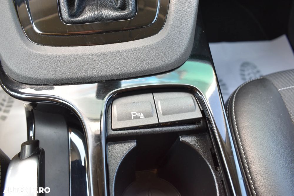 Ford Kuga 2.0 TDCi 4WD Powershift Trend - 12