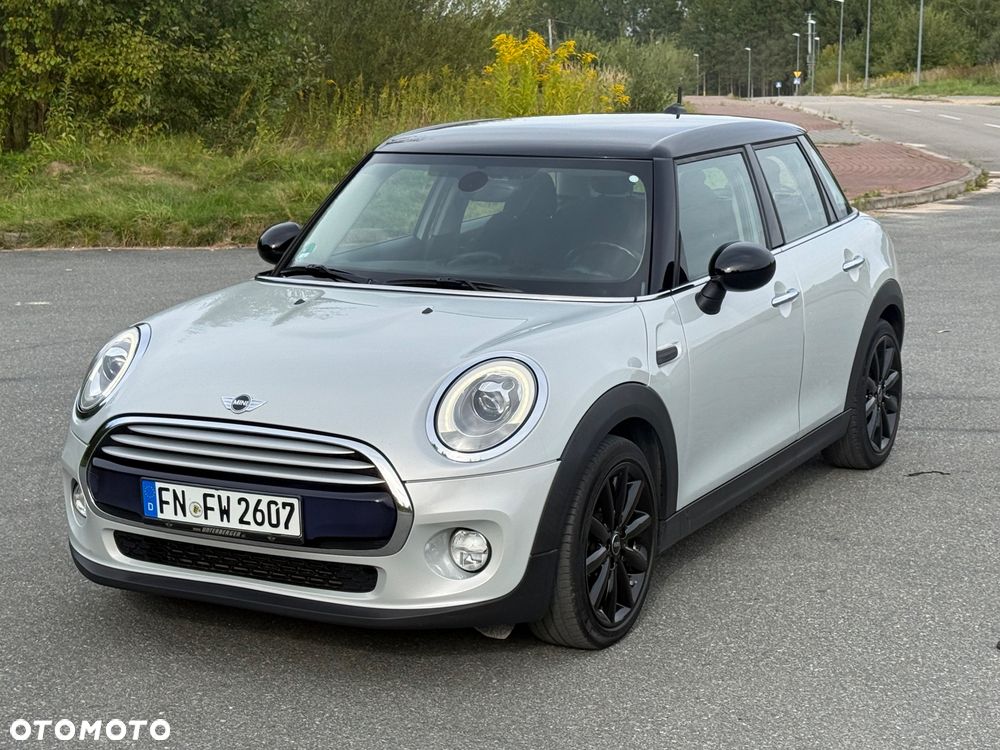 MINI Cooper Essential Trim - 19