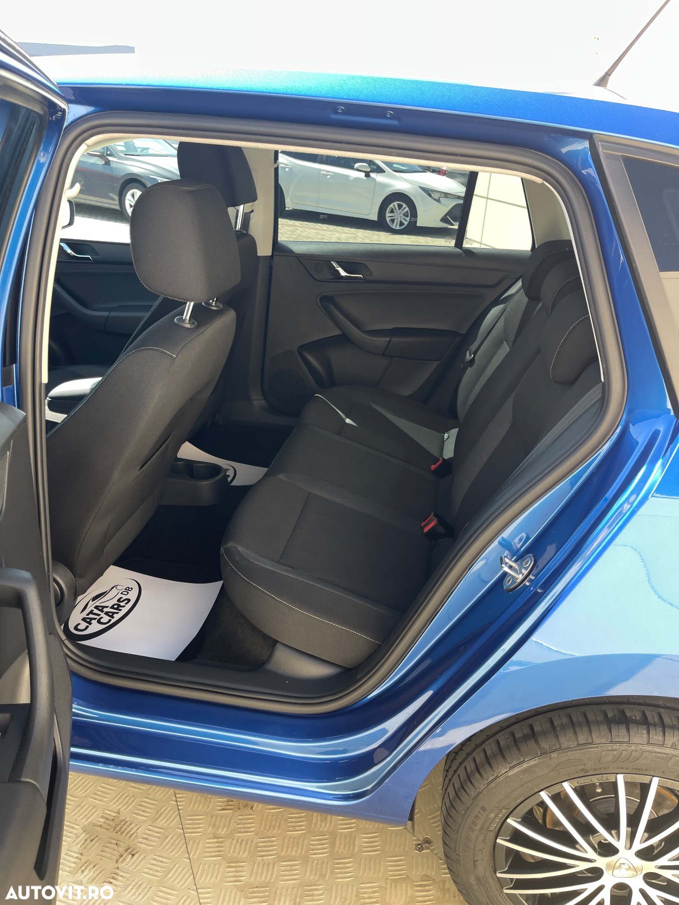 Skoda RAPID 1.6 TDI DSG Ambition - 28