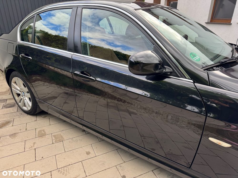 BMW Seria 3 325d DPF Edition Sport - 11