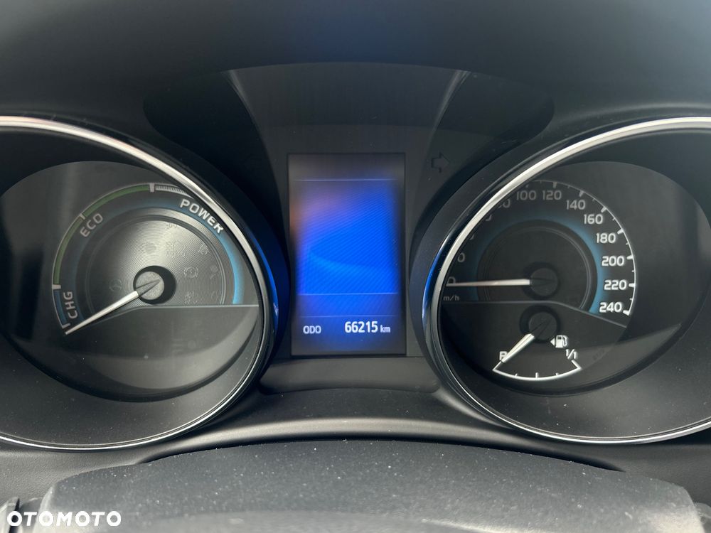 Toyota Auris Hybrid 135 Prestige - 23
