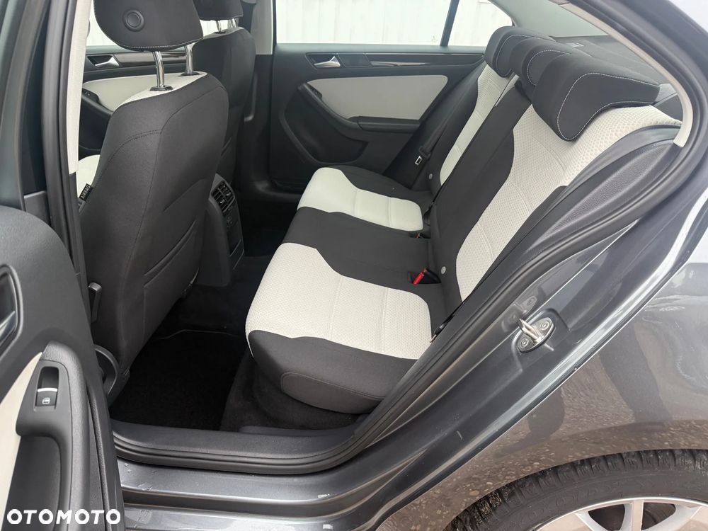 Volkswagen Jetta 2.0 TDI DPF BMT Comfortline - 16